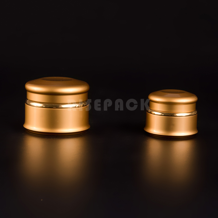 Cosmetic aluminum jar in silver