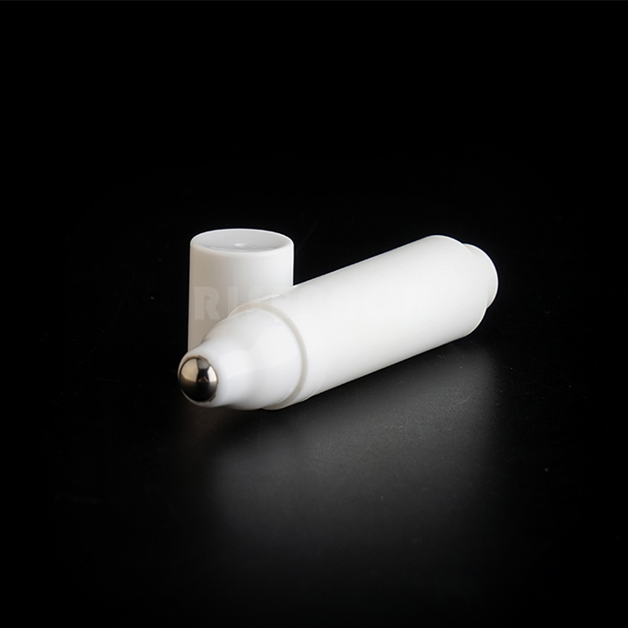 Airless roll-on bottle